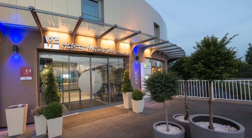 Holiday Inn Express Paris - Velizy photo