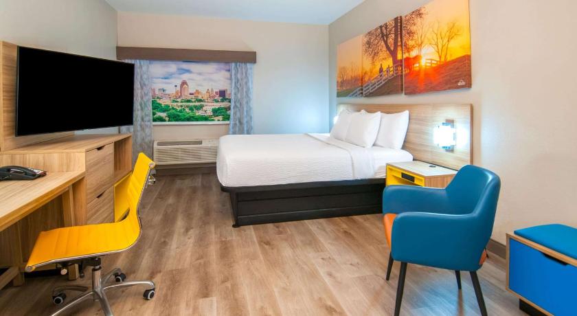 Days Inn by Wyndham Suites San Antonio North/Stone Oak photo