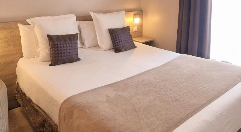 Superior kétszemélyes ággyal vagy 2 külön ággyal (Superior Double or Twin Room) fotója 11