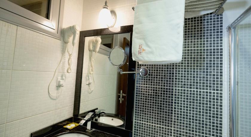 Image of Standard Room with Sea View 16