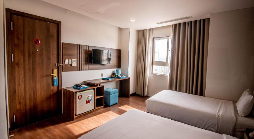 Image of Deluxe Triple City View 7