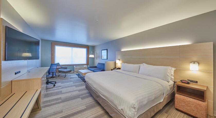 Holiday Inn Express and Suites - Hermiston Downtown photo
