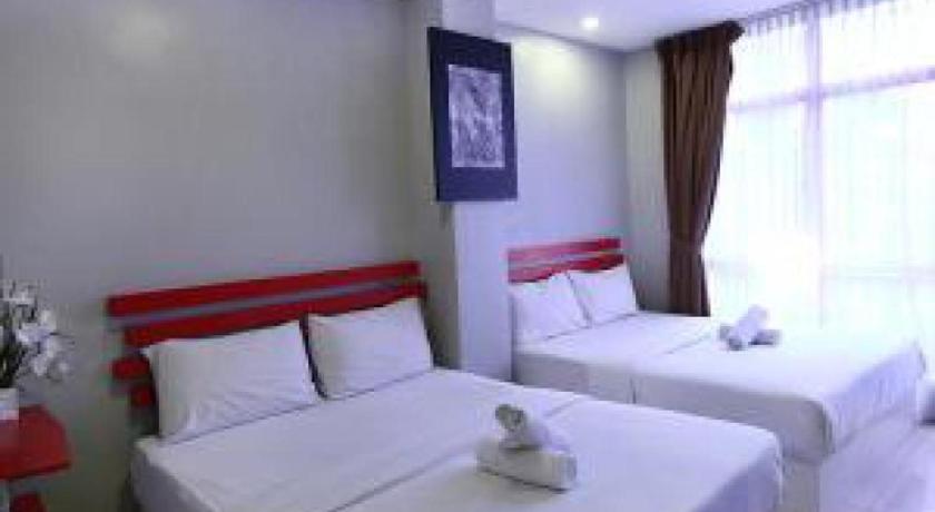 Image of Family Room - 4 Adults 3