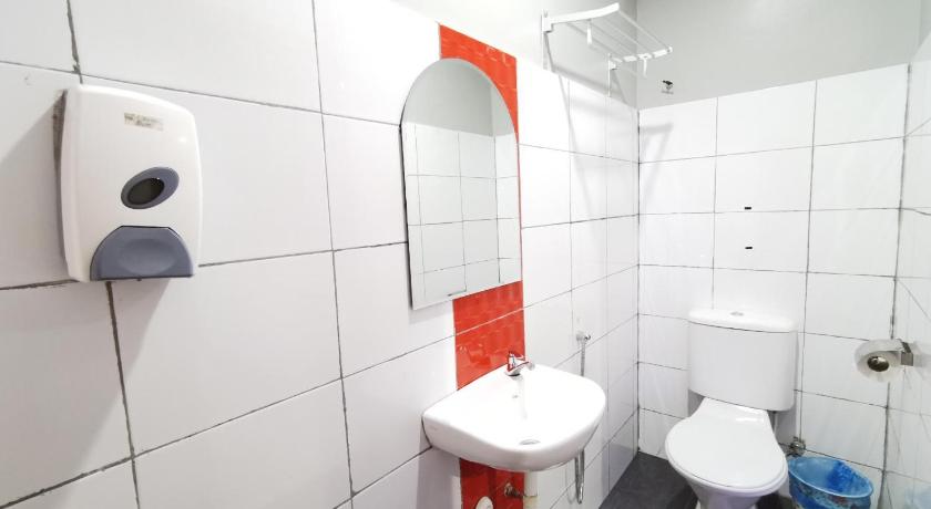 Image of Standard Queen Room 4