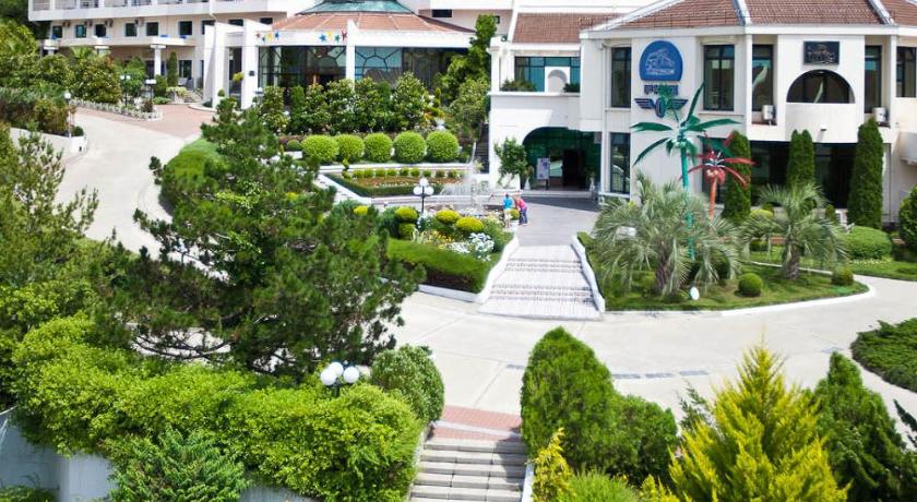 Sanatorium Oktyabrskiy — Hotel in Sochi