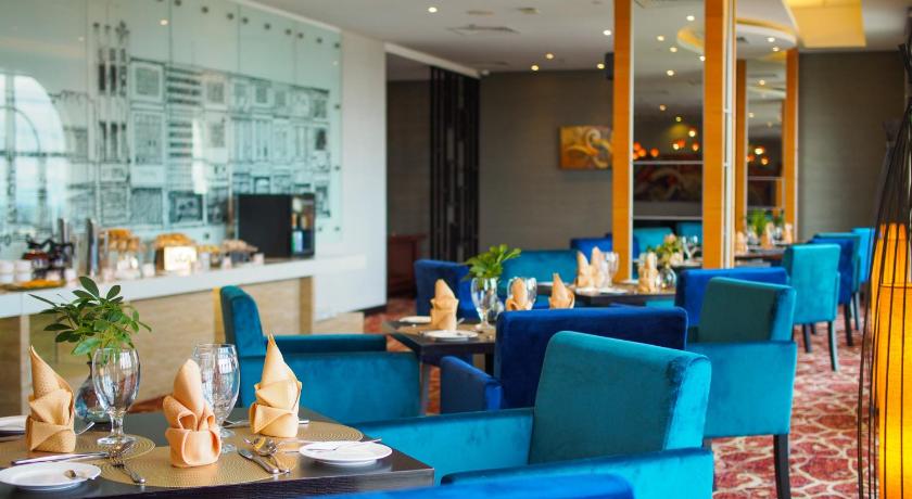 Kuching The Waterfront Hotel 5-Star Hotel pool