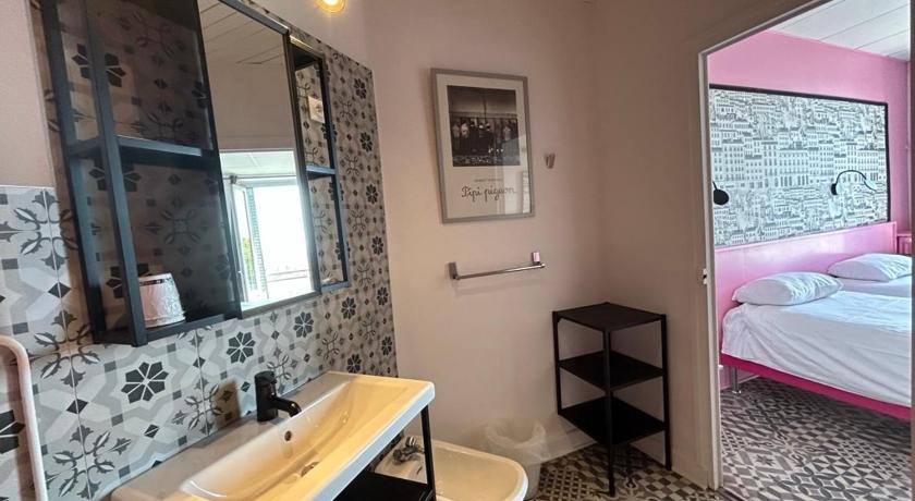 Image of Superior Twin Room 17