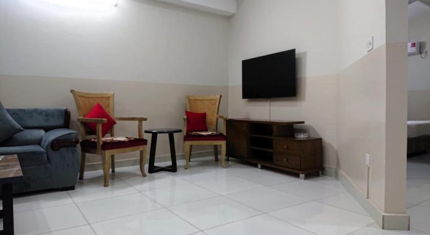 Trivelles Express - Penthouse and Apartment Suites photo
