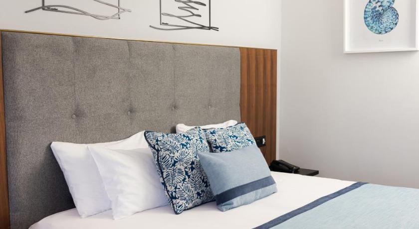 Image of Deluxe Room with Sea View 7
