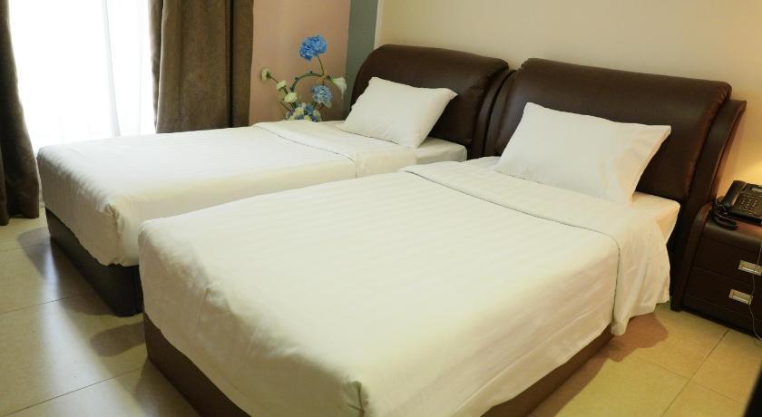 Image of Twin Room with Sea View 0
