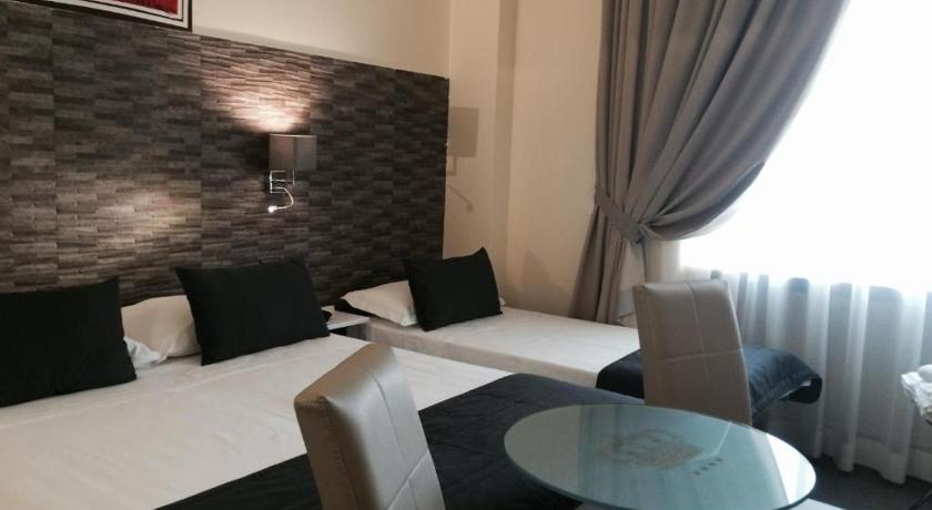 Image of Classic Triple Room 2