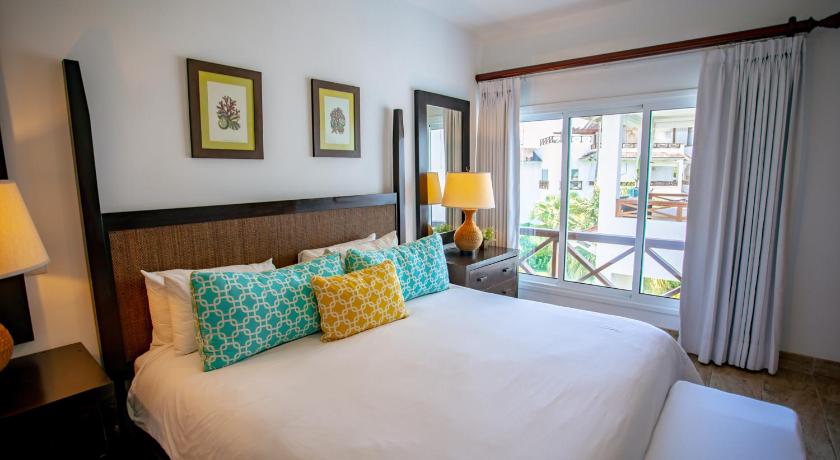 รูปของห้องสวีทแบบสองห้องนอน (Two-Bedroom Suite) 0