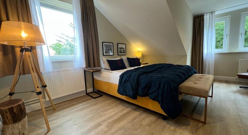 Image of Suite with Balcony 6