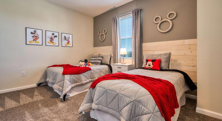 Chic and spacious Condo near Disney photo