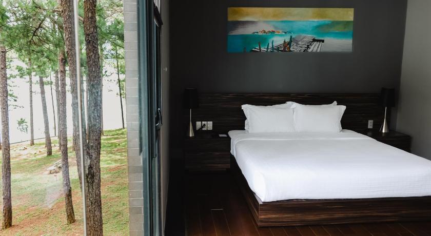 Image of Premium King Room in Villa 14