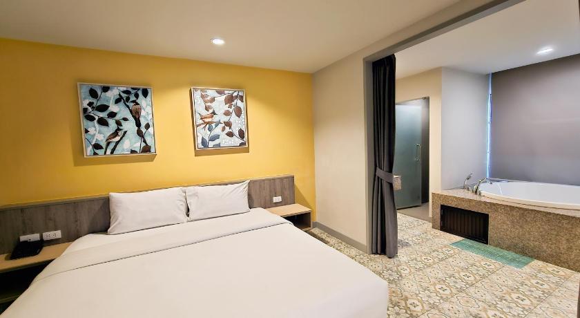 Image of Superior Double Room with Bathtub 1