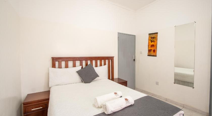 Wood Road Guest Lodge - image 14