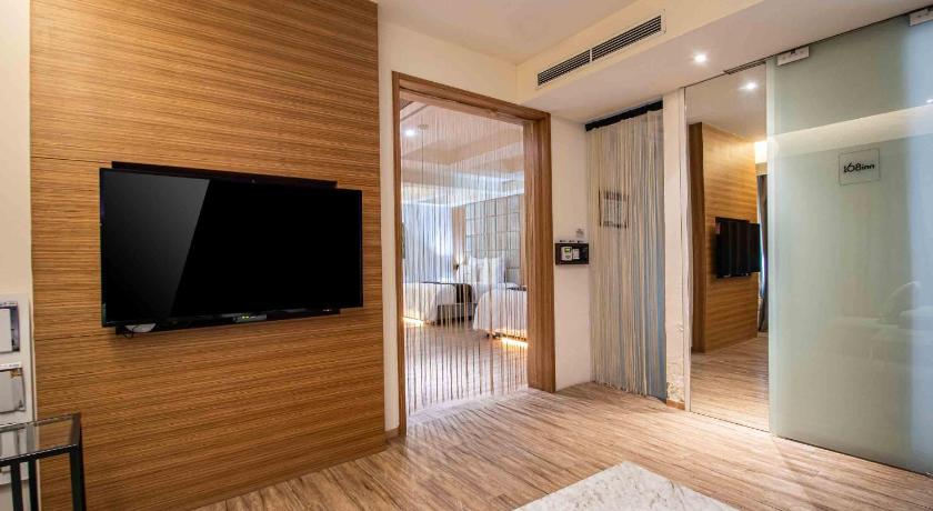 Image of Deluxe Quadruple Room 7