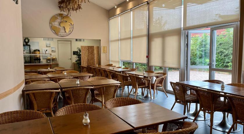 ブランフォール Auberge de jeunesse HI Bordeaux-Blanquefort 3つ星 ホテル レストラン