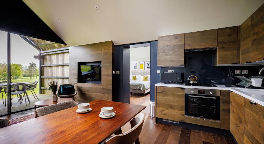 ロワー・ブレイルズ Feldon Valley 4つ星 ホテル 外観