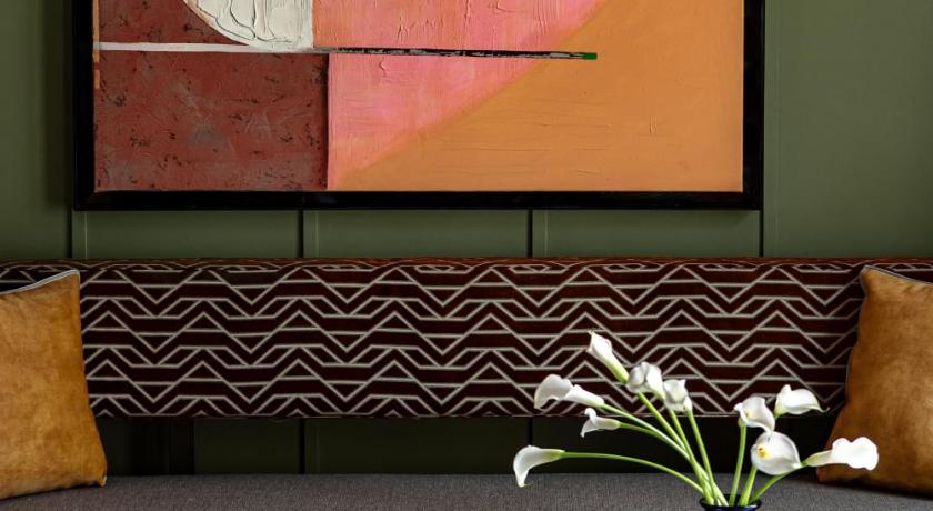 Image of Corner Junior Suite 7