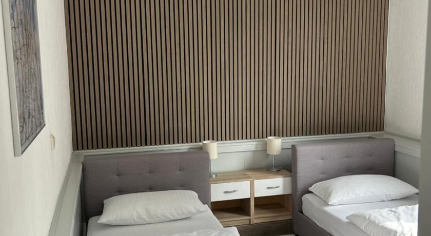 Riverside Airport Hotel photo