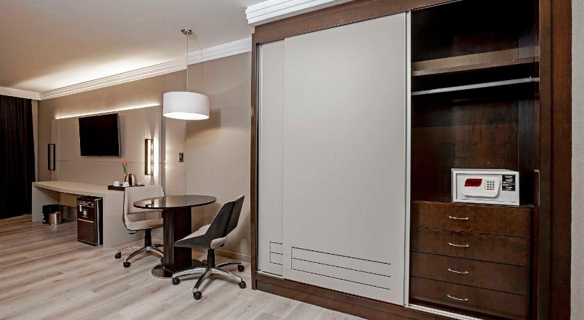 Liels divvietīgs numurs (1 gulta) (Large Double Room) attēls 10