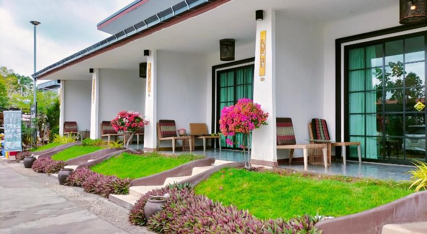 โรงแรมบ้านมะลิ ฮิลล์ เรสซิเด้นท์