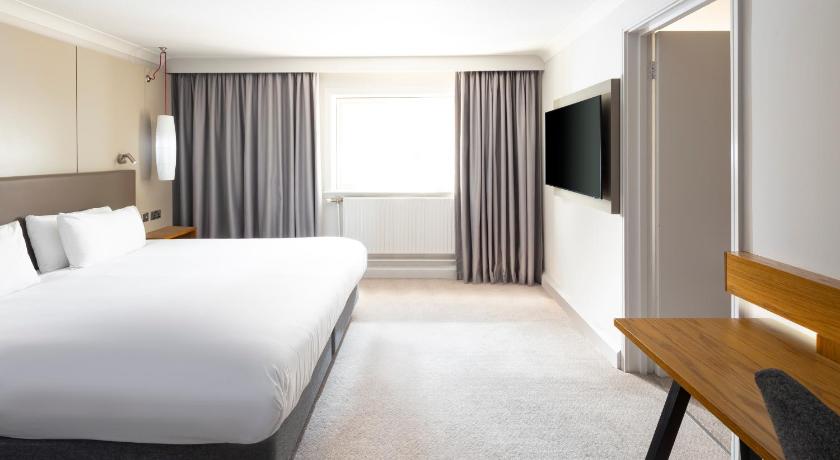 Image of 1 Bedroom Suite Lounge Access 0