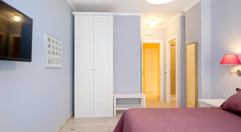 Image of Deluxe Double or Twin Room 7
