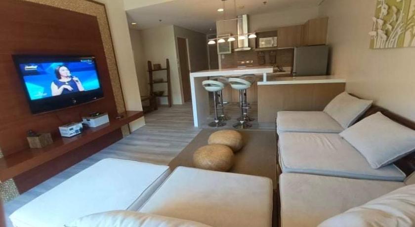 Image of Superior Family Room 0