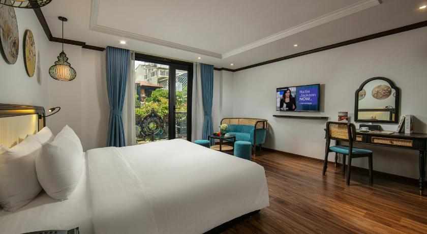 ハノイ Media Central Hotel & Spa 4つ星 ホテル プール