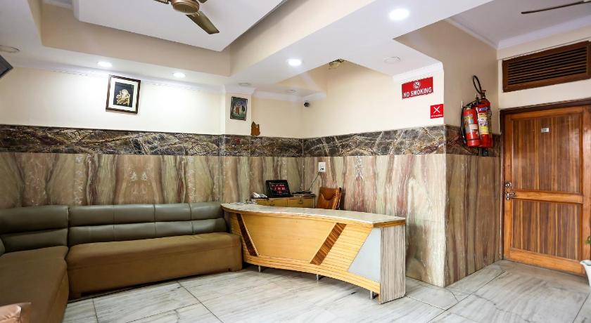 OYO 8096 Hotel Gush International photo