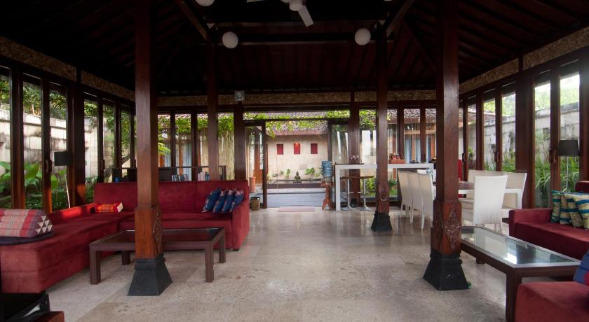 Villa Alcheringa – Parangtritis, MN