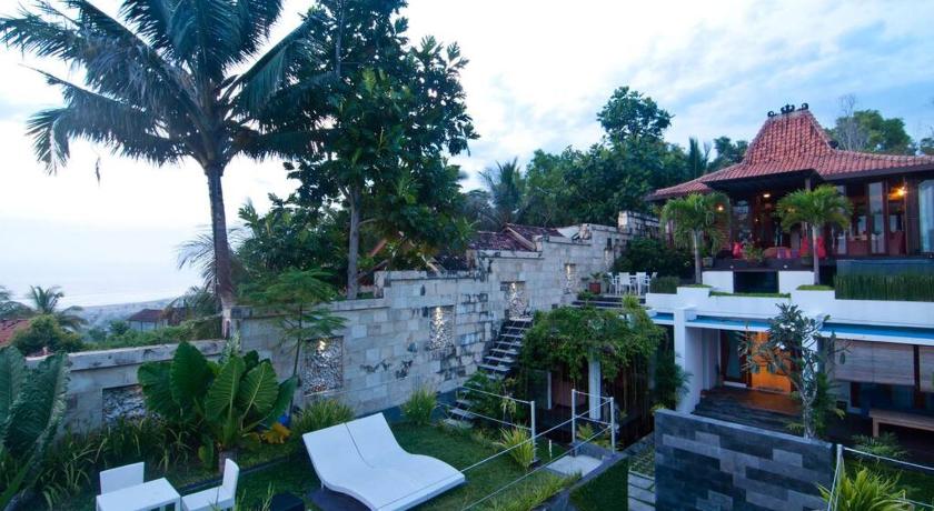 Villa Alcheringa – Parangtritis, MN