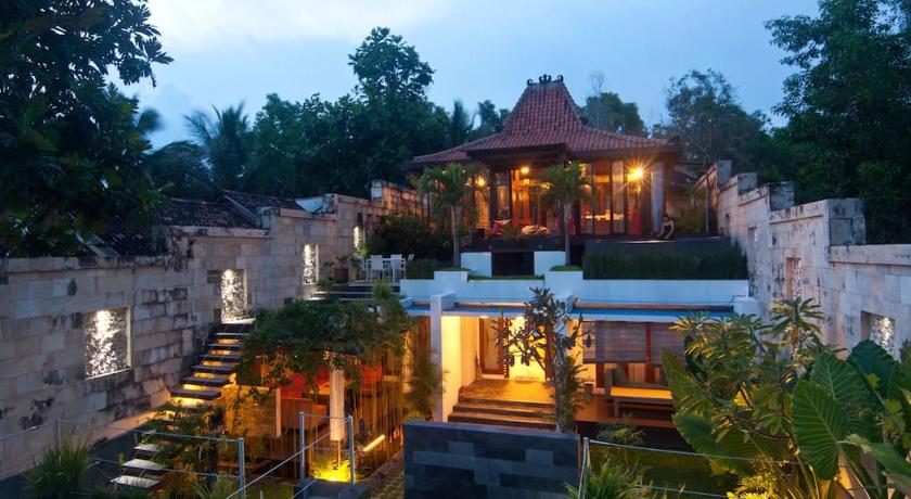 Villa Alcheringa – Parangtritis, MN