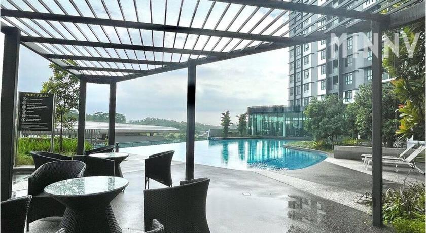 Parkland Batu 11 near MRT 5-6PAX Free Parking - main image