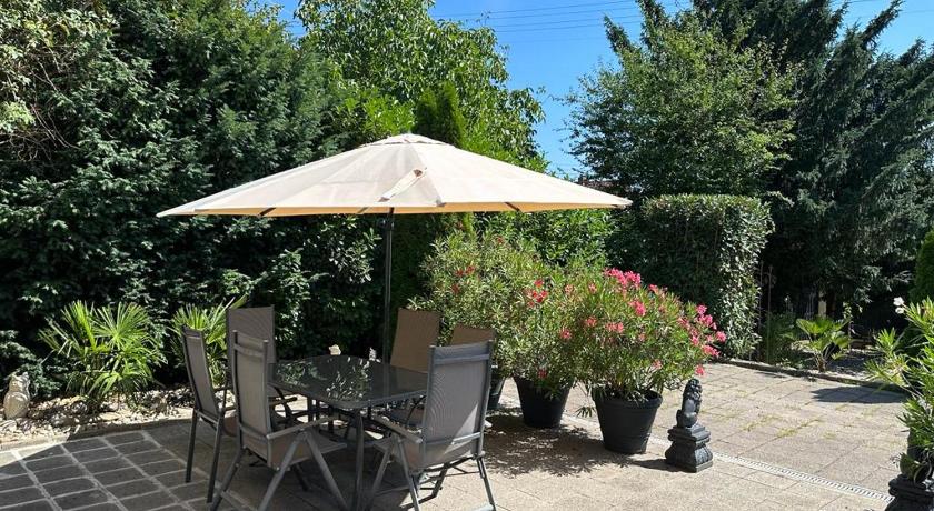 アルバースヴァイラー Wohnung Lowenstein 4つ星 シングルルーム プール