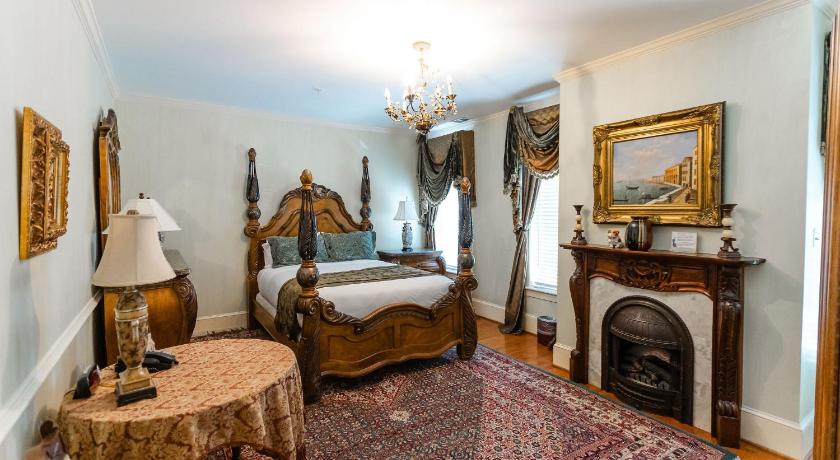 볼티모어 (MD) 1840s Carrollton Inn 4성급 숙소 로비