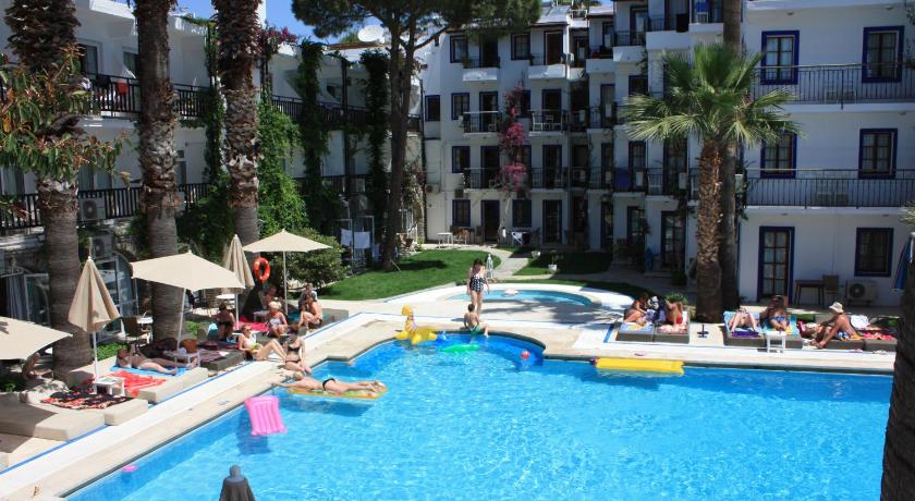 Sami Beach Hotel - image 7