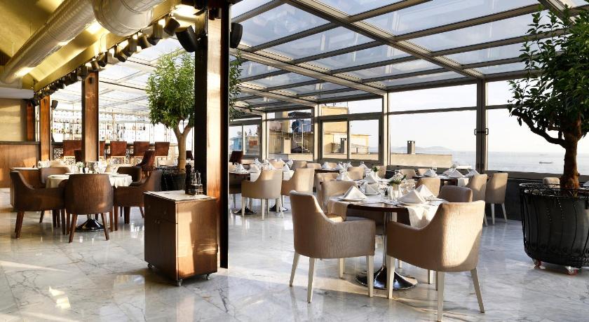 Darkhill Hotel - image 8