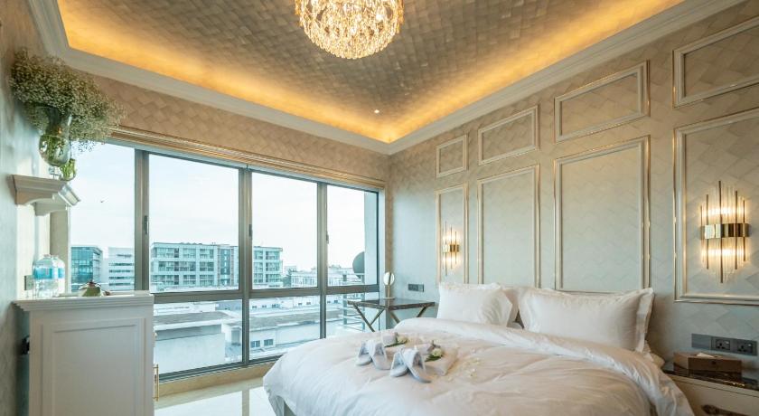 Ritz Residence - A Member of The Luxury Hotel Group