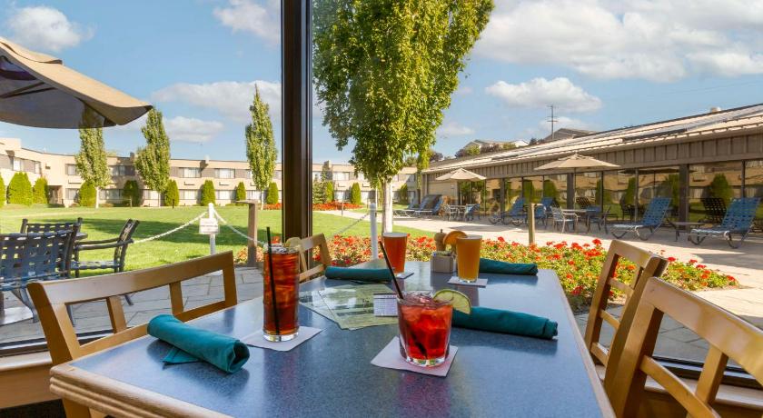 Best Western Plus University Inn photo