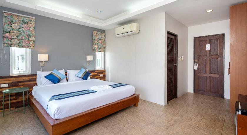 รูปของซูพีเรีย มีระเบียง ไม่มีวิว (Superior Room with Balcony, without View) 1