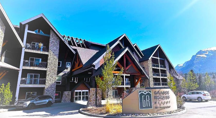 Luxury Two Queen Beds Condo - Grande Rockies Resort Indoor Parking Pool Hot tub GYM — Hotel in Canmore (AB)