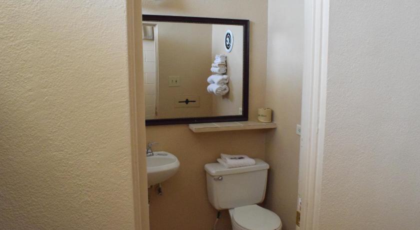 Imperial Motel photo