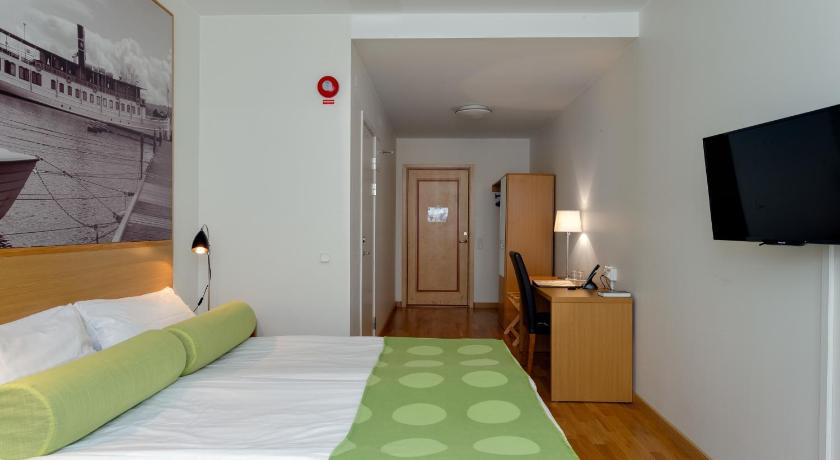 Image of Twin Beds, Nonsmoking, Superior Balcony 4