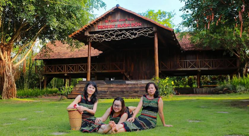Troh Bu's Bungalows photo