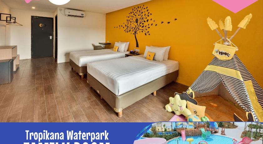 Image of Tropikana Waterpark Family Package 9