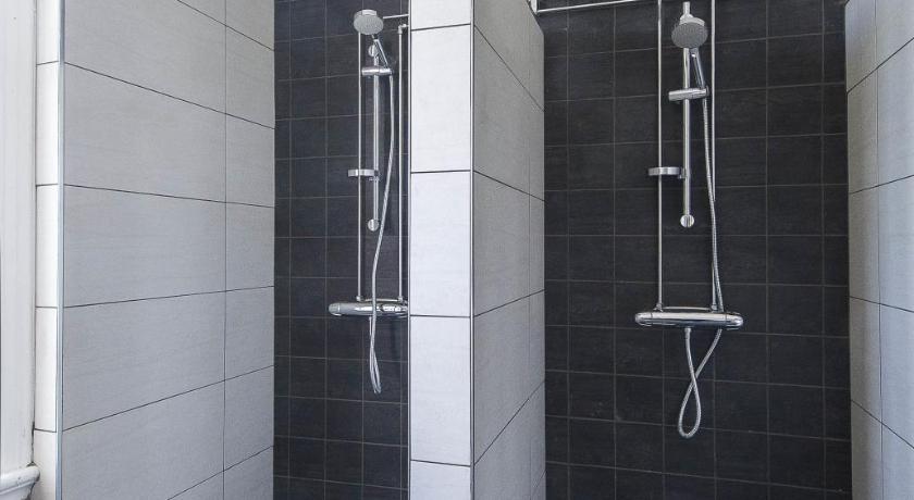 Image of Double Room with Shared Bathroom 3